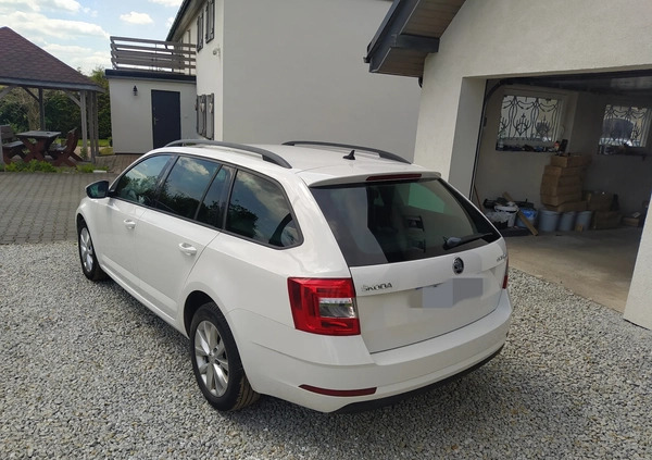 Skoda Octavia cena 44900 przebieg: 110000, rok produkcji 2018 z Lubań małe 67